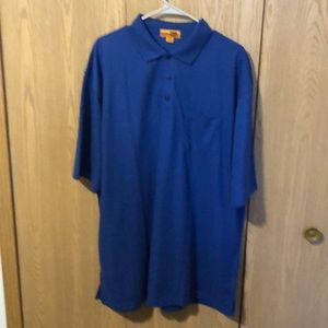 Men’s 2XL pocket pullover shirt in NWOT condition